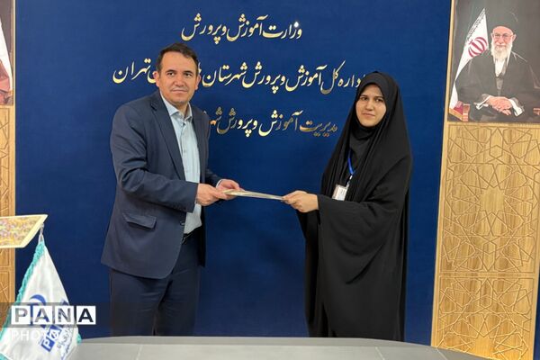 نشست خبری مدیر آموزش‌وپرورش شهرستان اسلامشهر با اصحاب رسانه نوجوان