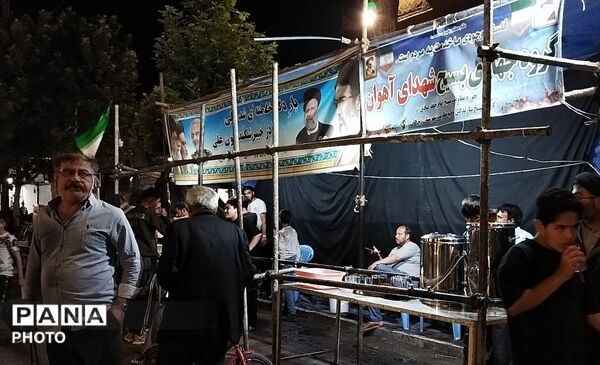 موکب شهدای روستای آهوان در نود و هشتمین شب از اجتماعات مردمی 