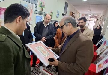 افتتاح نمایشگاه معلم هنرمند و دانش آموز خلاق در فریمان