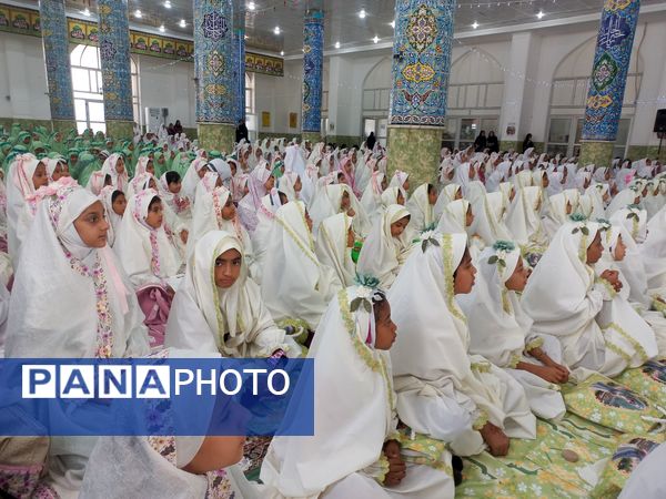 برگزاری جشن تکلیف دو هزار دانش‌آموز دختر سوم ابتدایی در میناب