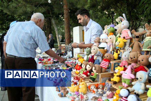 عصر بازار هنرمندان مشهدی در روزهای پنجشنبه