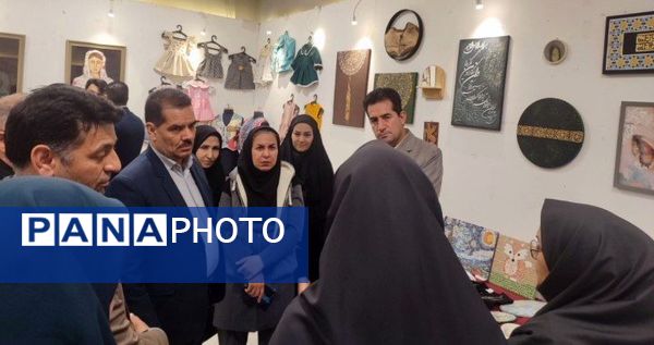 نمایشگاه آثار هنری دانش‌آموزان هنرستان محمودیه بجنورد 