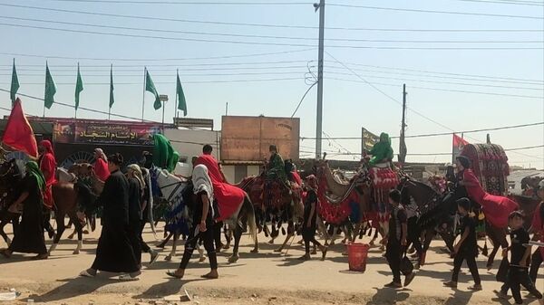 پیاده روی پرشور اربعین حسینی از جاده نجف تا کربلا