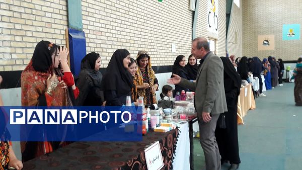 برپایی بازارچه مدرسه‌ای در مجتمع عشایری امید انقلاب