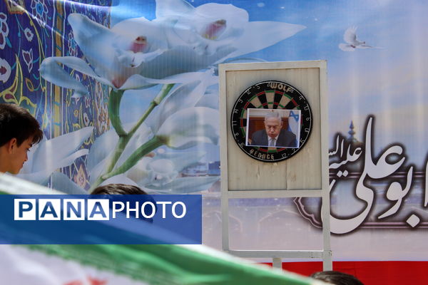 شادپیمایی مردم شهر درق پس از عملیات وعده صادق 3 در روز عید غدیر