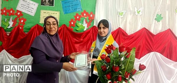 تقدیر از نفرات برتر درسی فرهنگی و هنری جشنواره خوارزمی همزمان با عید غدیر