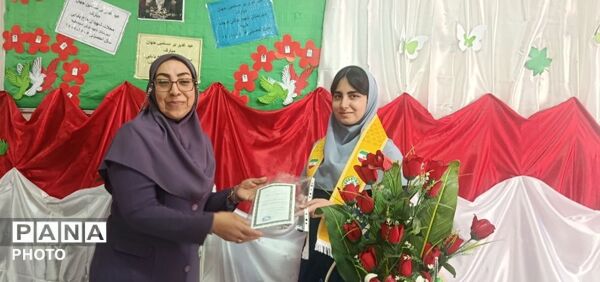 تقدیر از نفرات برتر درسی فرهنگی و هنری جشنواره خوارزمی همزمان با عید غدیر