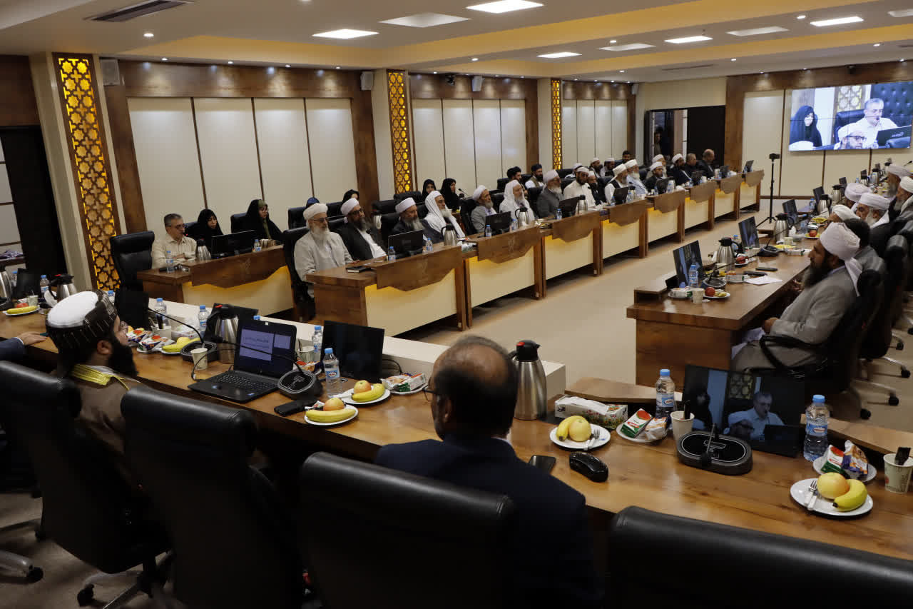 نشست وحدت علمای شیعه و اهل سنت در دانشگاه آزاد اسلامی مشهد 