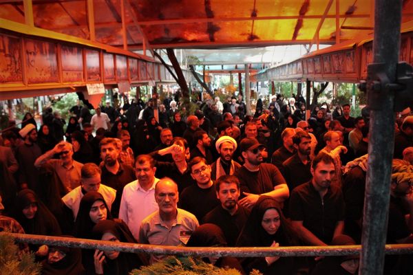 جلوه‌های حزن و خشم در مراسم تشییع شهدا