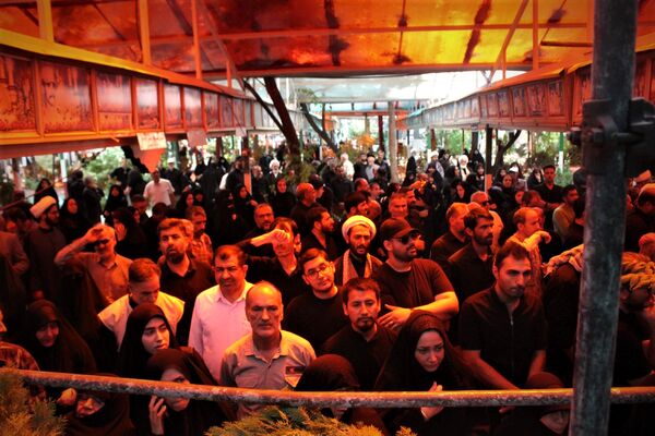 جلوه‌های حزن و خشم در مراسم تشییع شهدا