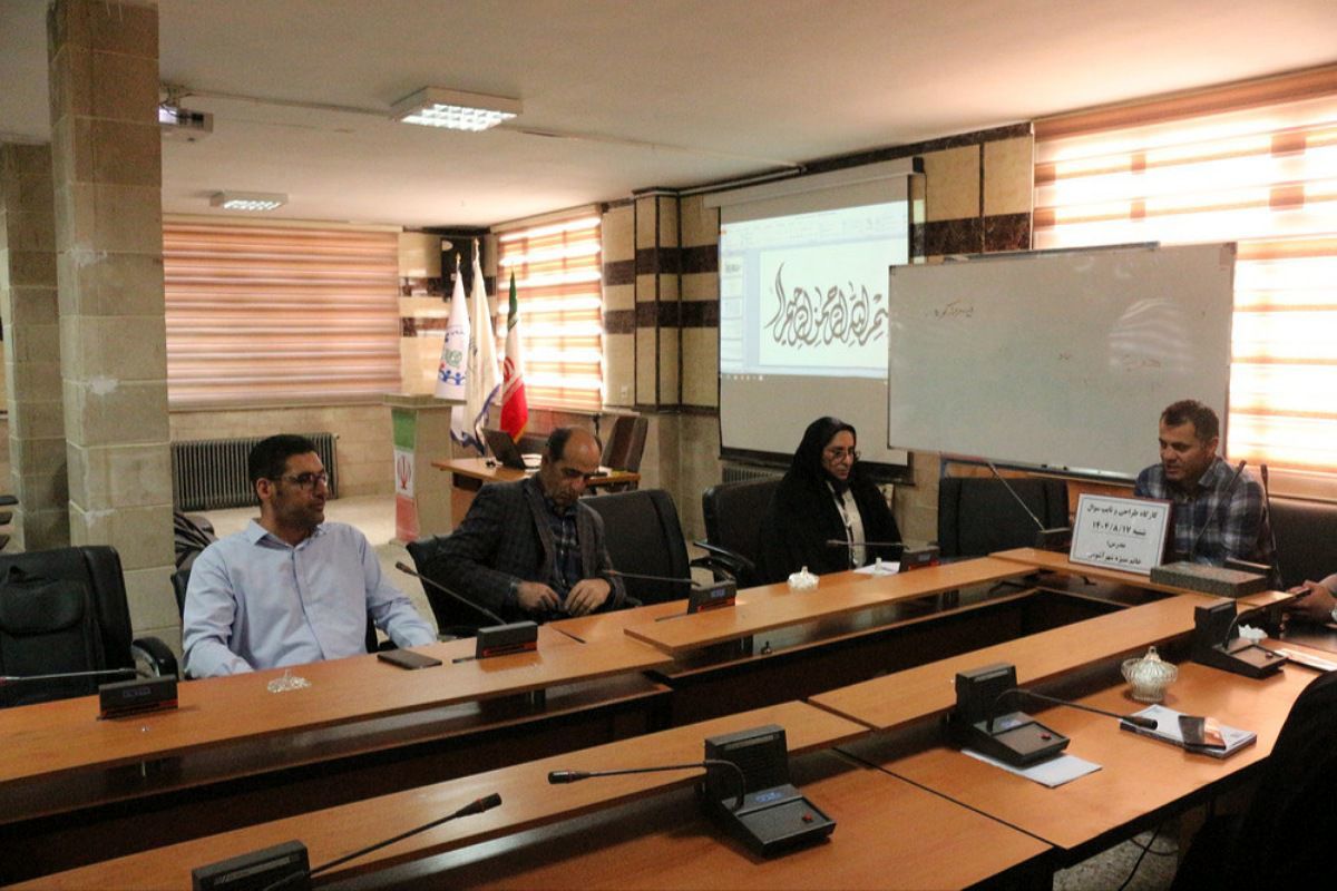 کارگاه طراحی سؤالات استاندارد ریاضی در فیروزکوه 