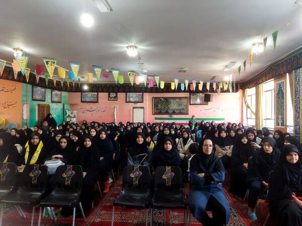 یادآورحماسه سیزدهم آبان دردبیرستان شاهدشهید قاسم سلیمانی
