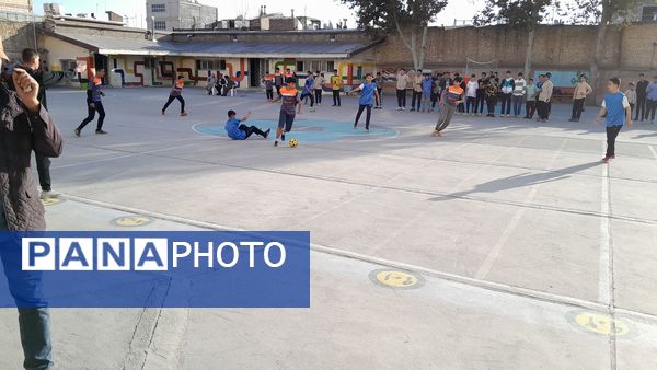 برگزاری مسابقه فوتسال بین مدرسه‌ای بین دبیرستان ابوریحان بیرونی و فرهنگیان نیشابور 