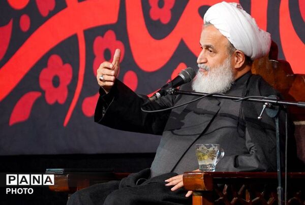 خیابان، مسافر بی‌ تاب محرم