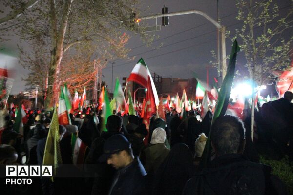 حضور دشمن‌شکن مردم کرج در بیست و نهمین روز از تجدید بیعت با رهبر معظم انقلاب 