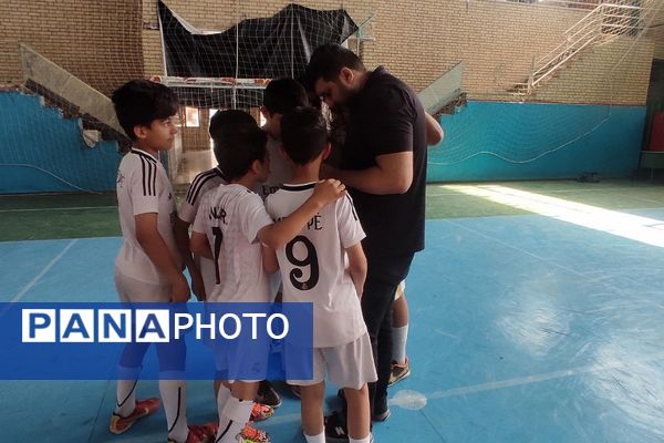برگزاری مسابقات فوتسال دانش‌آموزان پسر منطقه کهریزک