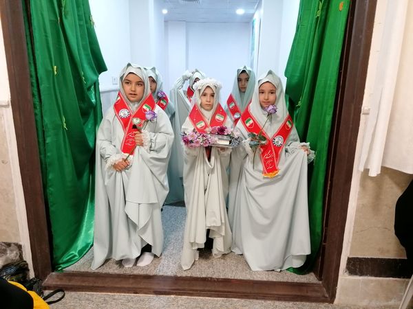 جشن تکلیف دختران با عطر بندگی و شکوفه‌های ایمان