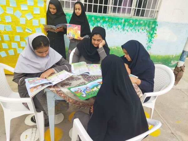 زنگ کتاب و کتابخوانی در مدرسه شهید نجفی فدافن به صدا درآمد