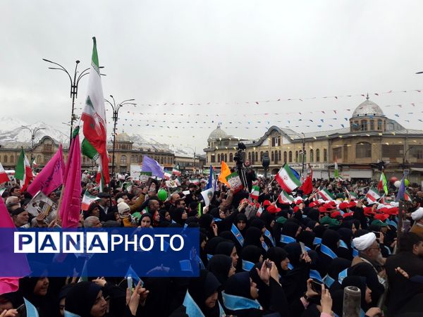 پیشتازان، ضربان پرشور ۲۲ بهمن شدند