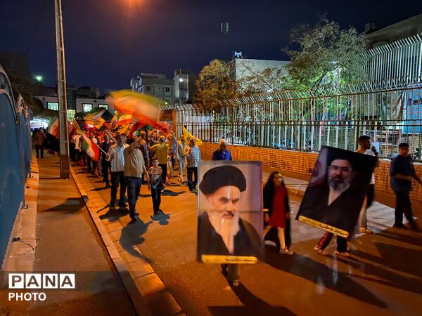 طنین‌ صدای شعار «مرگ بر آمریکا و اسرائیل» در فلکه سوم خزانه 