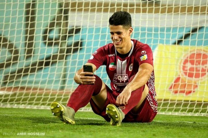 سایه نیازمند بر سر  رد پای یاغی سرخ