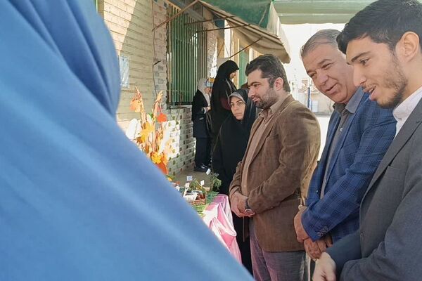 نمایشگاه دستاوردهای دانش آموزی در دبستان دخترانه وحیدکیهانی ناحیه یک شهرری