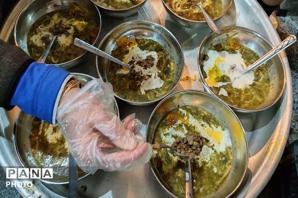 سفره های ساده افطاری در شهر بار نیشابور