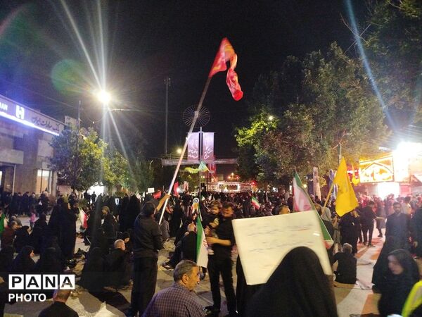 طنین نوای یا حسین در مسجد جامع نیشابور غرق در سوگ عاشورا