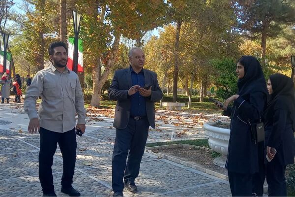 بازدید پیشتازان فارس از آرامگاه فردوسی 