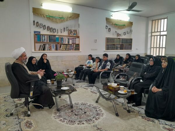 دیدار صمیمانه امام‌جمعه مروست با خبرنگاران پانا