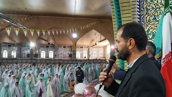 نماز جماعت انسجام‌بخش جشن تکلیف دختران بویراحمدی