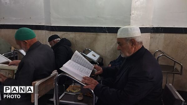 محفل انس باقرآن به یاد شهید آیت الله خامنه ای در نیشابور 