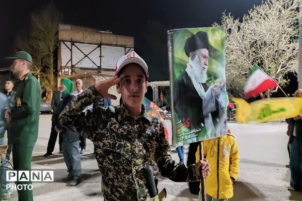 سنگر ما خیابان است 