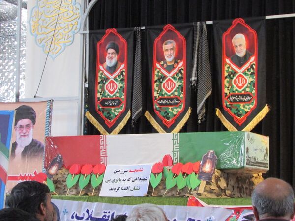 نمازجمعه با عطر شهید گمنام جان گرفت