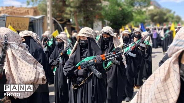 بانوان آماده به رزم تربت جام در اجتماع دختران جان فداسنگ تمام گذاشتند