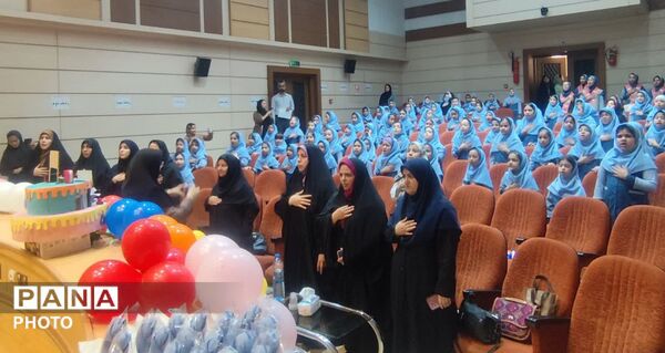 جشن الفبای پایان سال کلاس اولی‌های دبستان نوید ۲ 
