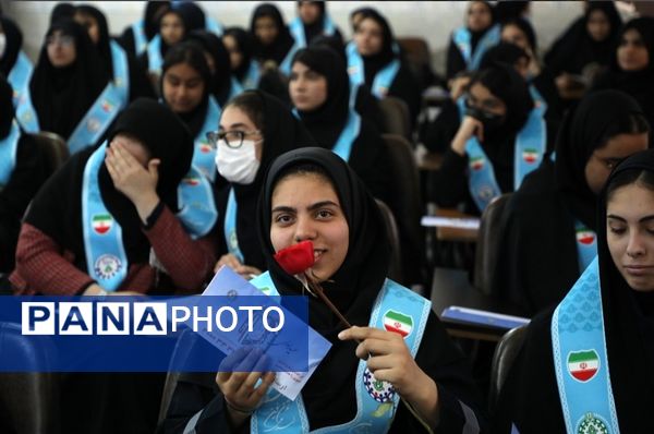 برگزاری آیین استانی «جشن نیکوکاری» در دبیرستان شاهد فاطمیه اهواز