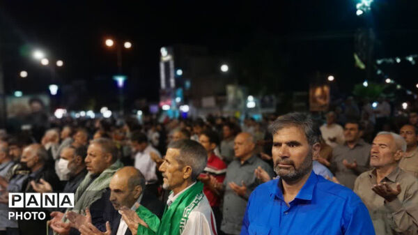 نود و هفت شب حضور حماسی و با شکوه مردم کوهدشت، در میدان امام خمینی(ره)