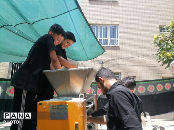 مدارس ناحیه دو مشهد در تکاپوی پذیرایی از زائرین آقای شهید