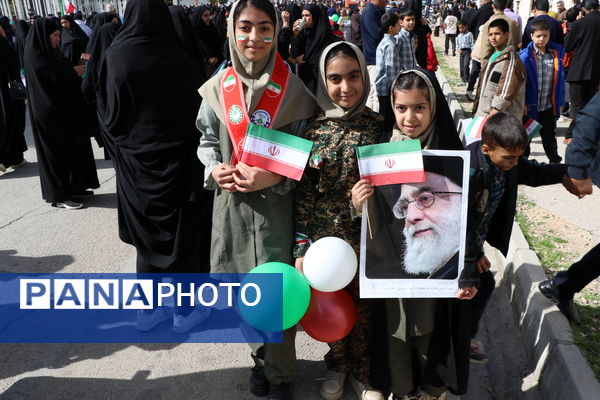 حضور آگاهانه مردم شهرستان کوار در راهپیمایی ۲۲ بهمن
