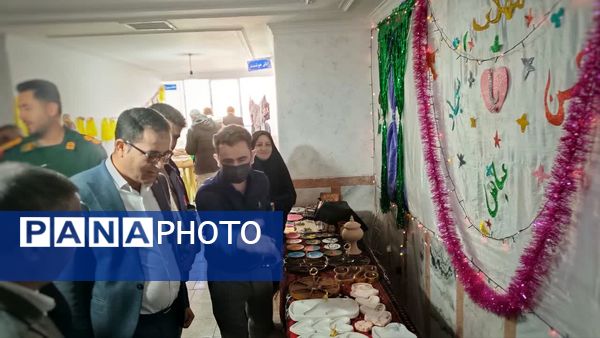 نمایشگاه دست‌سازه‌ها و غذاهای محلی دانش‌آموزان مارگون