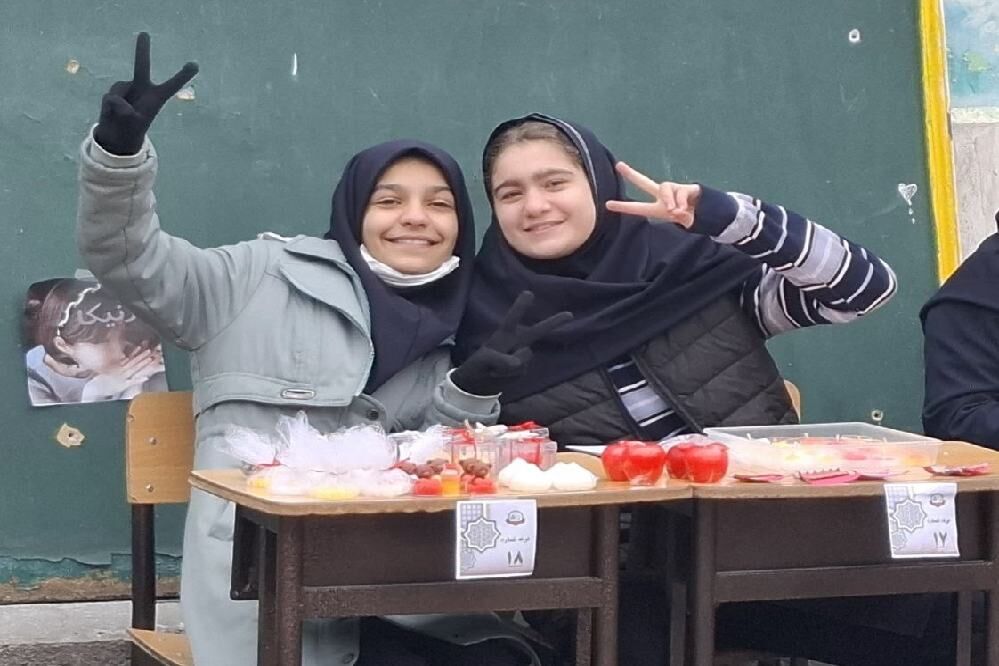 برگزاری بازارچه اقتصادی در دبیرستان شاهد تکتم