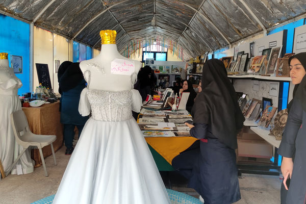 نمایشگاه آثار هنری هنرستان‌ها به‌مناسبت هفته مشاغل 