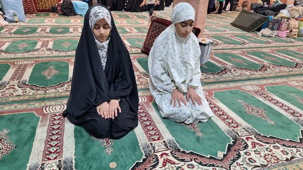 مراسم روز سوم اعتکاف دانش‌آموزان دختر در مسجدالنبی کرج