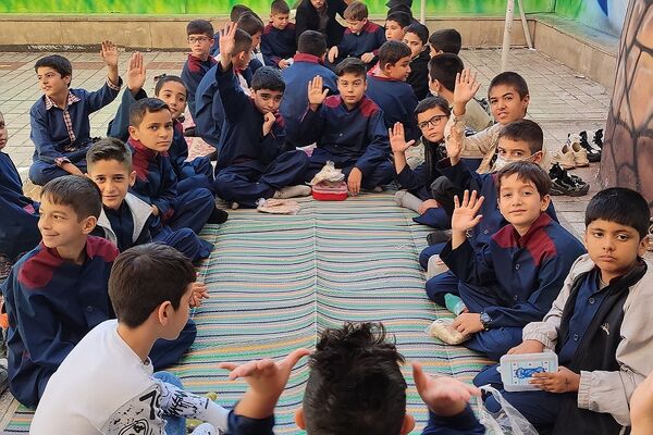 گرامیداشت روز جهانی تخم‌مرغ و تغدیه سالم در مدرسه هموطن۲ رودهن 