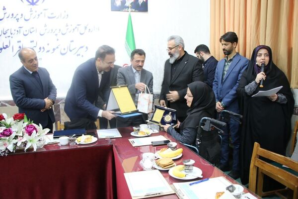 مراسم تجلیل از فعالان و مقام‌آوران عرصه پژوهش و تحقیقات ناحیه یک تبریز