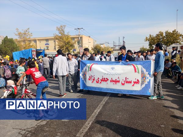 راهپیمایی روز 13 آبان در کوچه‌های شهر رضویه