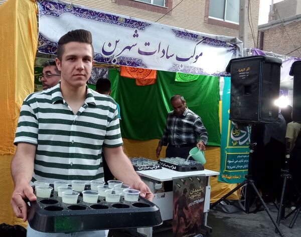 مهمانی ده کیلومتری غدیر در شهر بن 