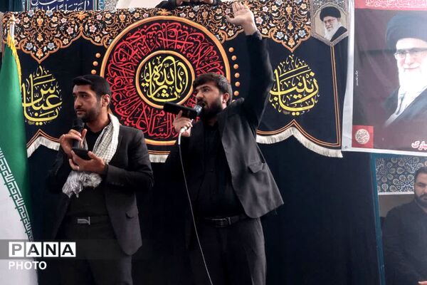 جمعیت عظیم مردم قلعه رئیسی در حمایت از رهبر شهید