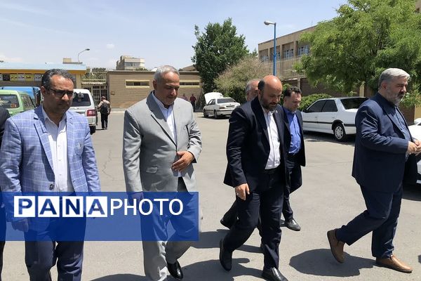 مراسم تقدیر از سفیران مدرسه سازی در اداره کل آموزش و پرورش شهرستانهای استان تهران 